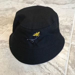 Bumble bee Bucket Hat